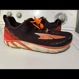 Really good condition Altra Torins